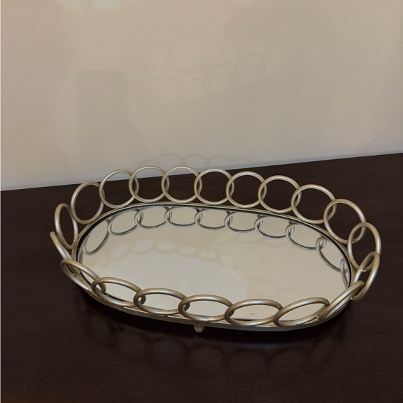 Elegant Silver Oval Vanity Tray - Picture 1 of 2